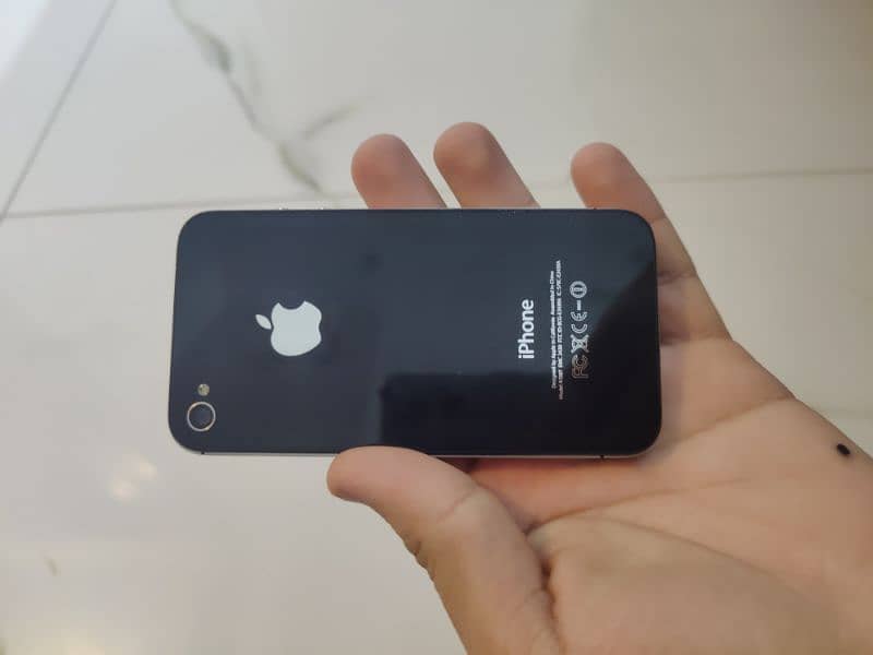 iphone 4 10/9 condition so nice experience 0