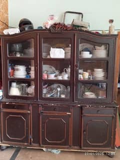 Showcase and dressing table for sale urgently