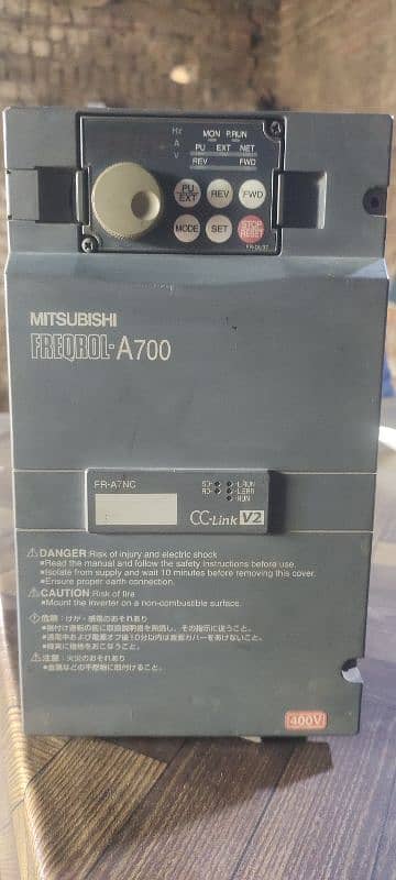 Mitsubishi Freqrol . 700 0