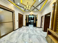 In Bahria Orchard Upper Portion For rent Sized 8 Marla