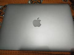 Apple Macbook Air (13 inch, 2017)