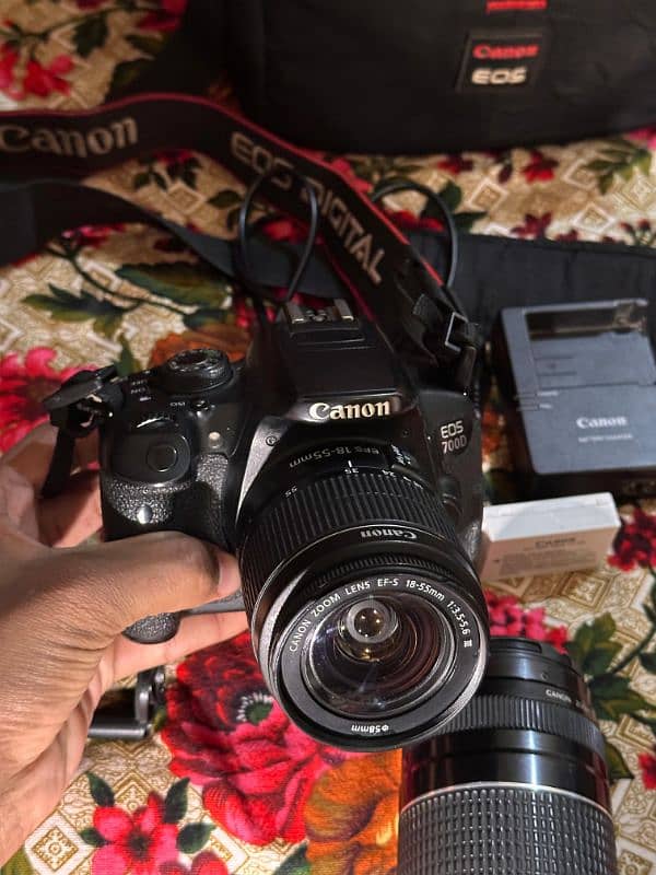 Canon camera 700D 2 lens hai sat all ok full Bake h 1