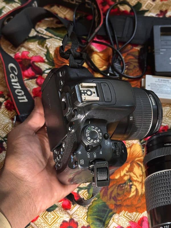 Canon camera 700D 2 lens hai sat all ok full Bake h 4