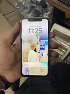 IPHONE 11 factory unlock