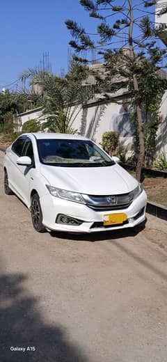 Honda Grace Hybrid 2015