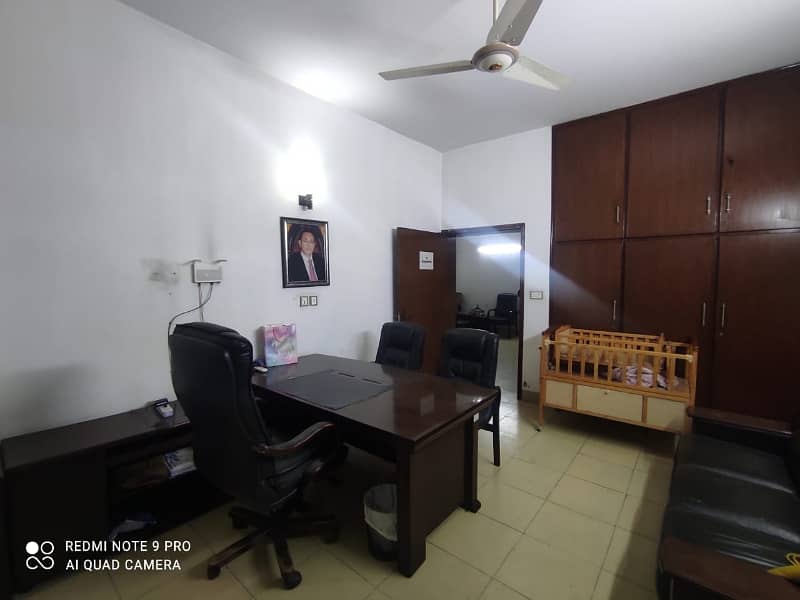 2000 Sq Ft Office Ideal Location Office For Rent 3