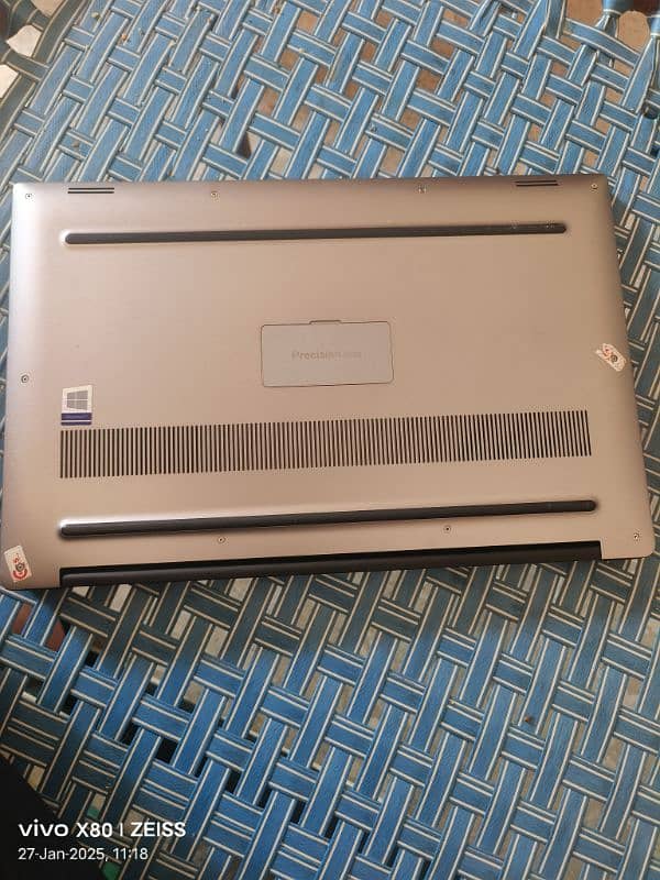 Dell precision 5520 core i7,  7 generation laptop for sell 1