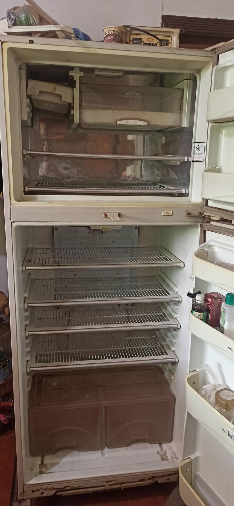 Dawlance fridge full large size in excellent condition. 1