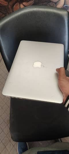 MacBook Pro 2018  4GB RAM, 128GB SSD Experience sleek performance