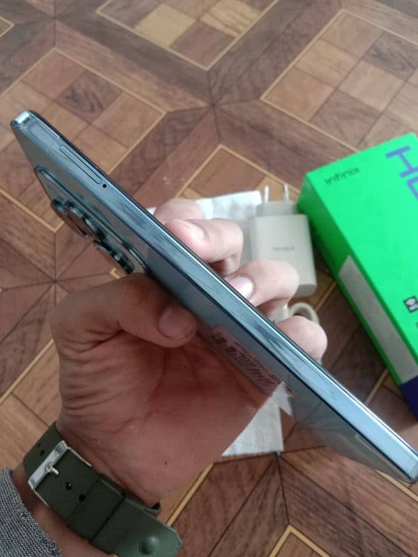 Infinix Hot 40 pro 2