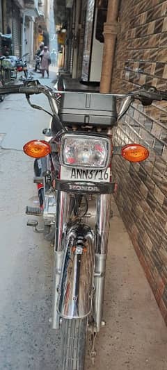 Honda 125  condition  10 by 10