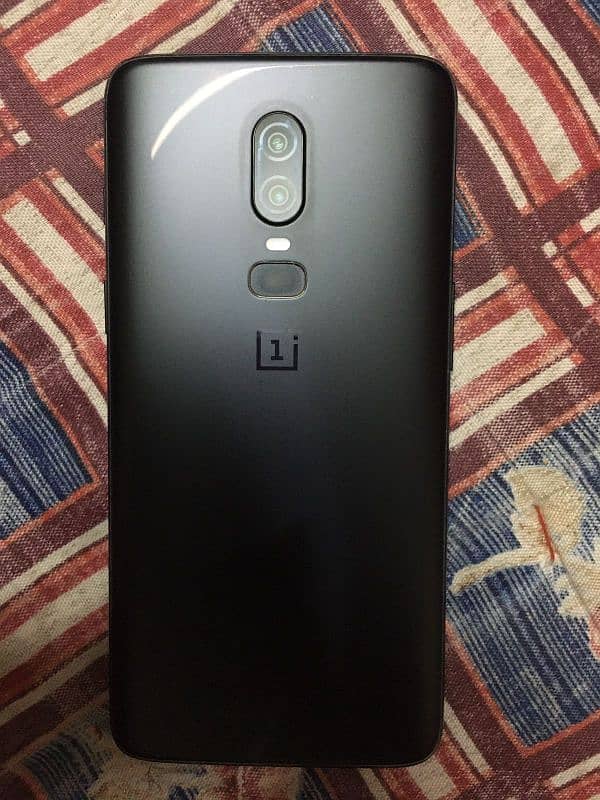 one plus 6 just like new condition. . . more detail chk description 0