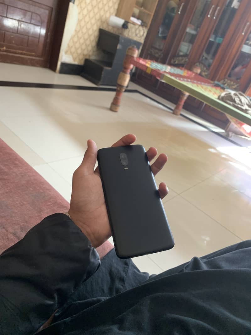 One Plus 6T approved dual Sim 10 x 10 condition 3