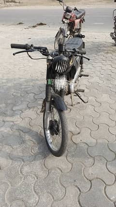 United 70cc Sports look bike.