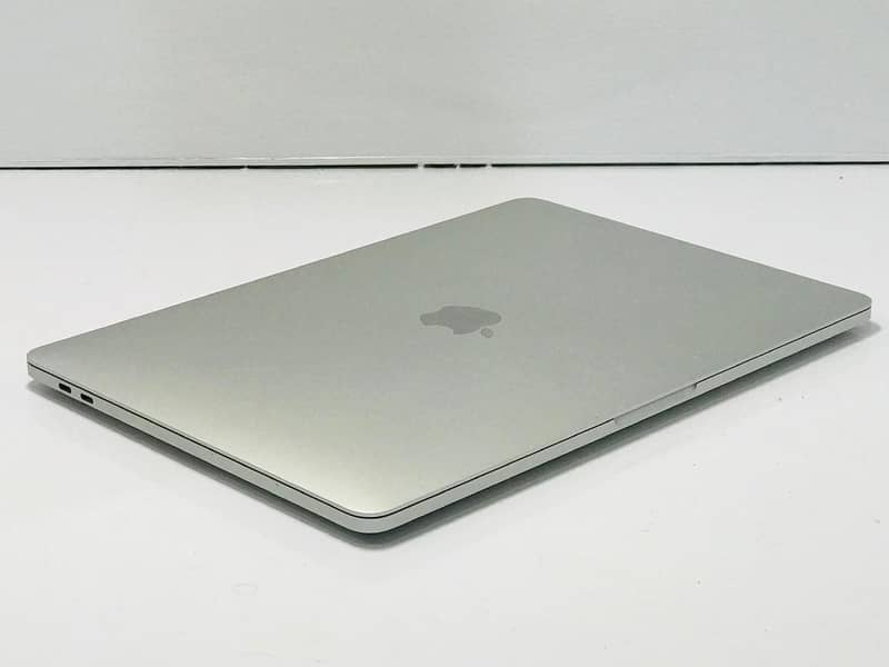 APPLE MACBOOK PRO 2018 CI9 32GB/512GB 3