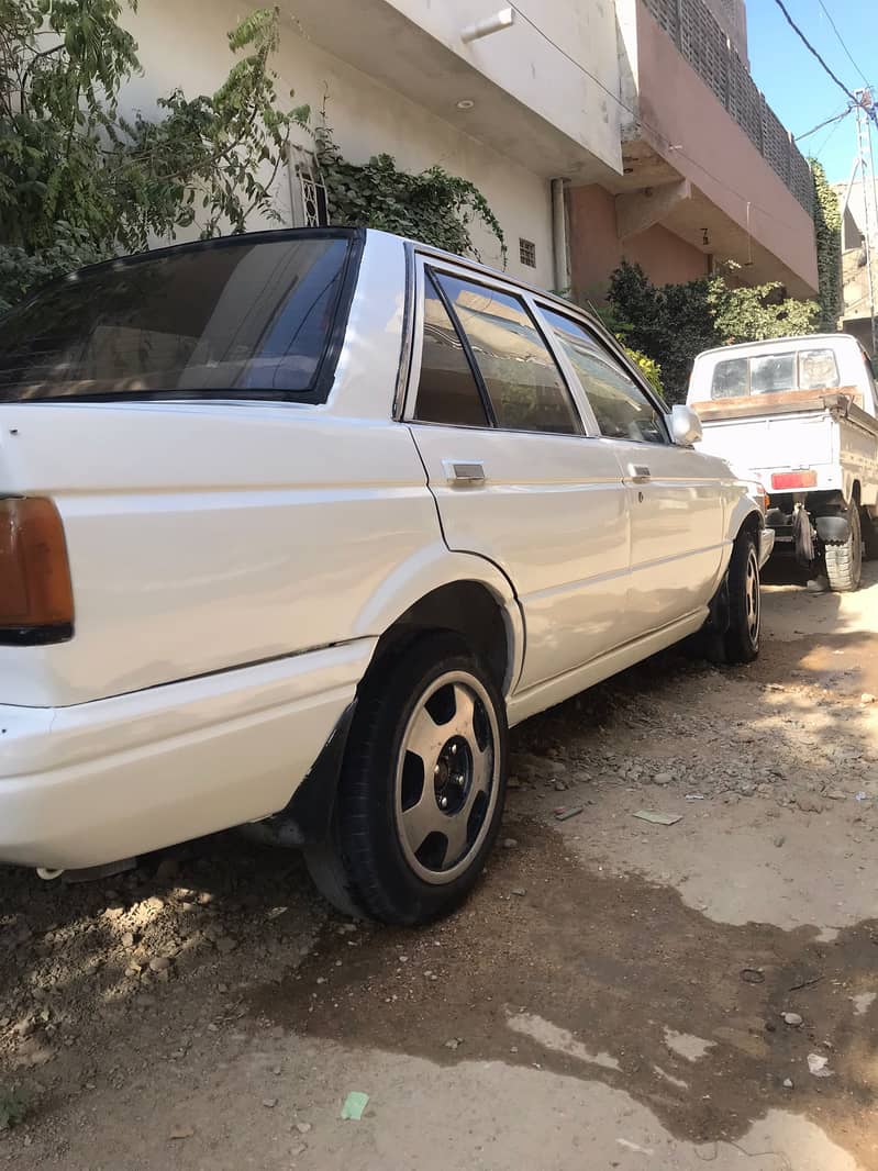 Nissan Sunny 1989 4