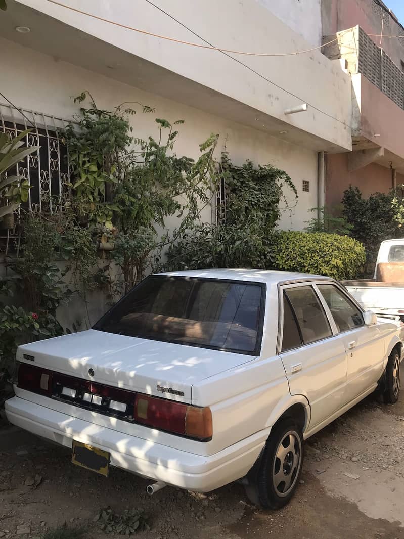 Nissan Sunny 1989 5