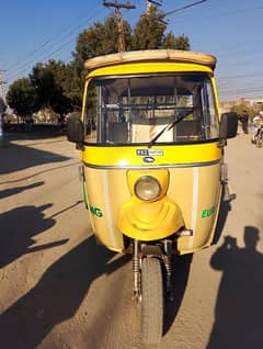 Tez Raftar Auto Rickshaw 6 Sitter