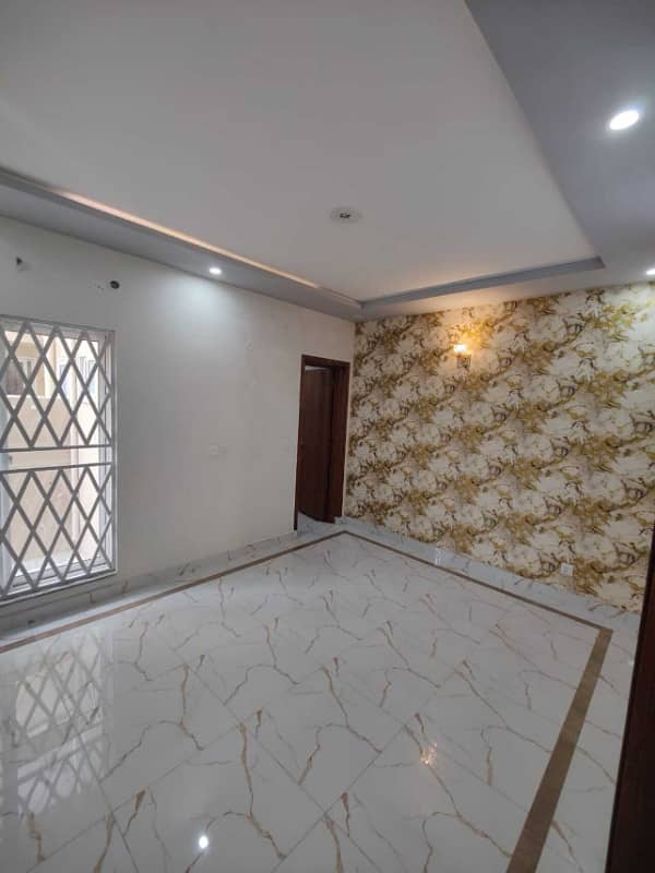 Like Brand New 5 Marla Upper Portion Available For Rent In BB Block Bahria Town Lahore 4