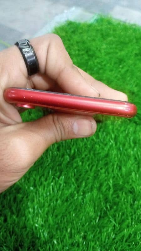 I phone XR 64GB NonPta 3