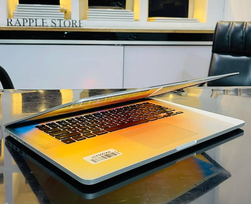 APPLE MACBOOK PRO 2015 15'' RETINA DISPLAY 6