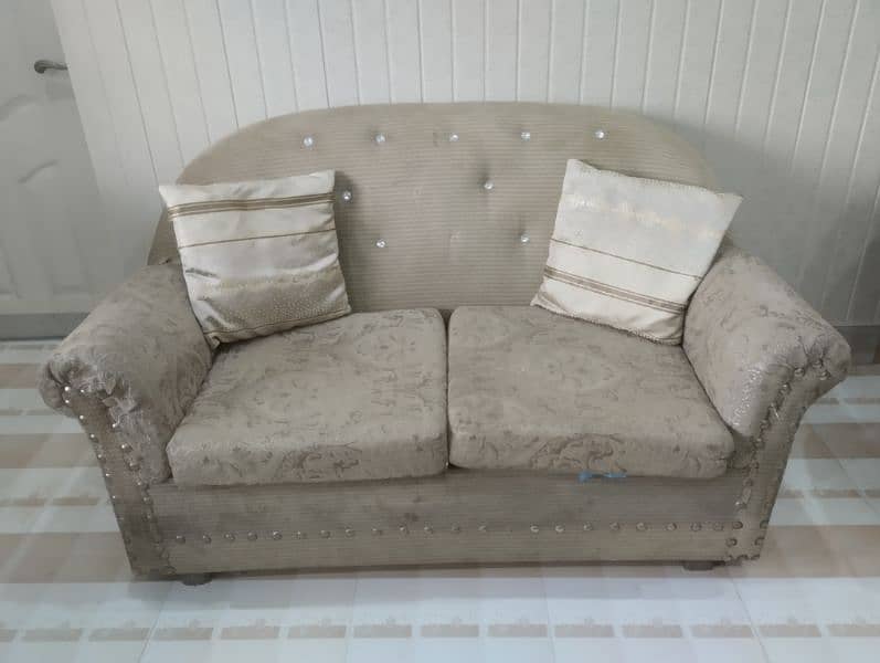 SOFA SET FOR URGENT SALE 1