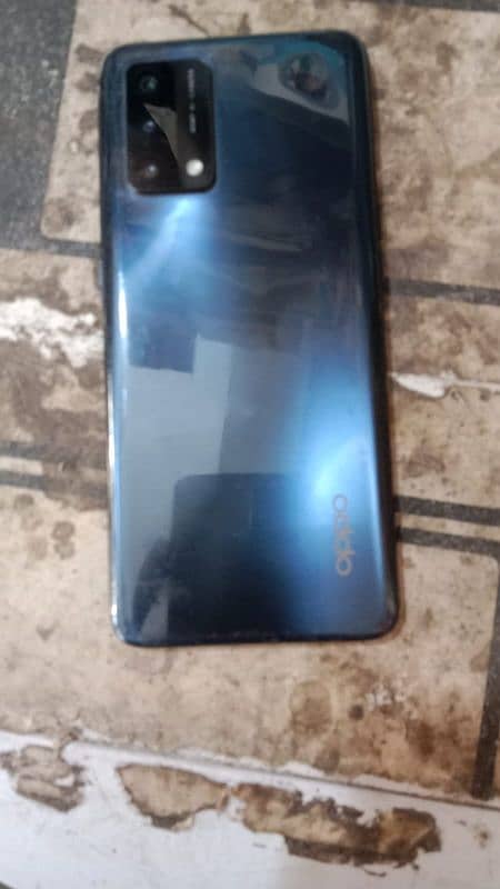 oppo F1 mobile condition 10x10 with the with the box 1