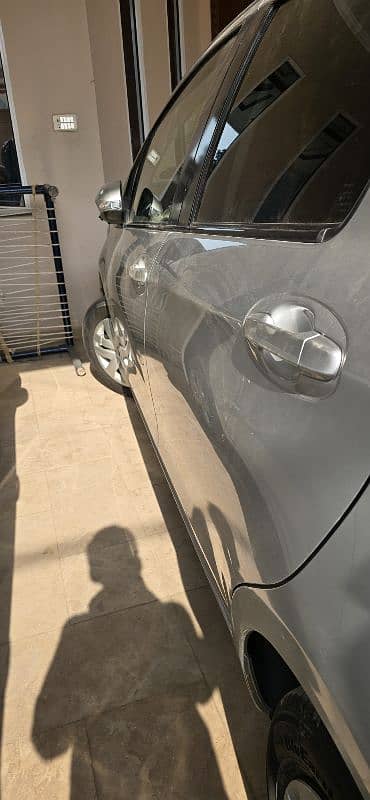 Toyota Vitz 2016 4