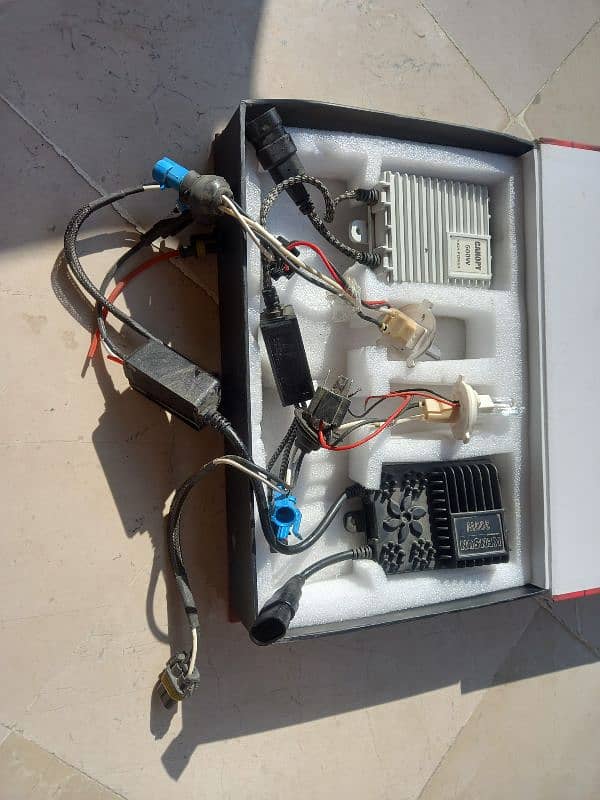 car HiD Lights FOR sale (300w) (Rs/7000) 3