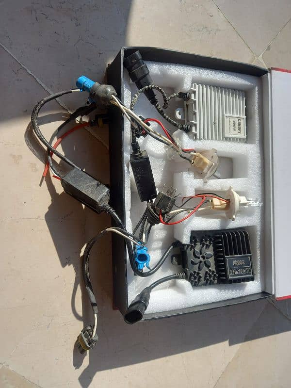 car HiD Lights FOR sale (300w) (Rs/7000) 4