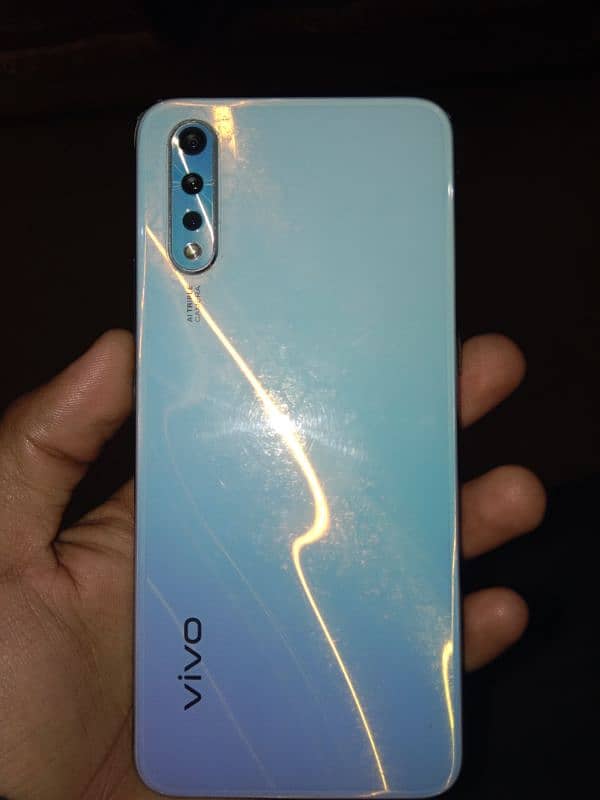 Vivo S1 box nhi ha orignal charger sath ha urgent sale 1