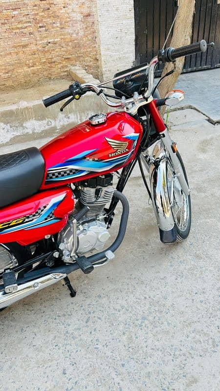 Honda CG 125 Model 2024 Show Room Condition 3