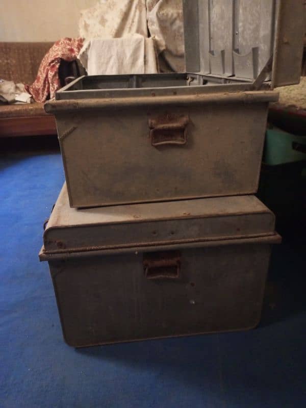 2 Storage (small trunks) Old metarial 3