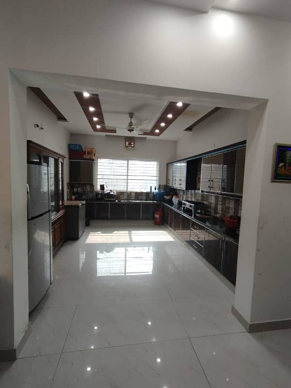 Solid 1 Kanal Owner build House For Sale 37