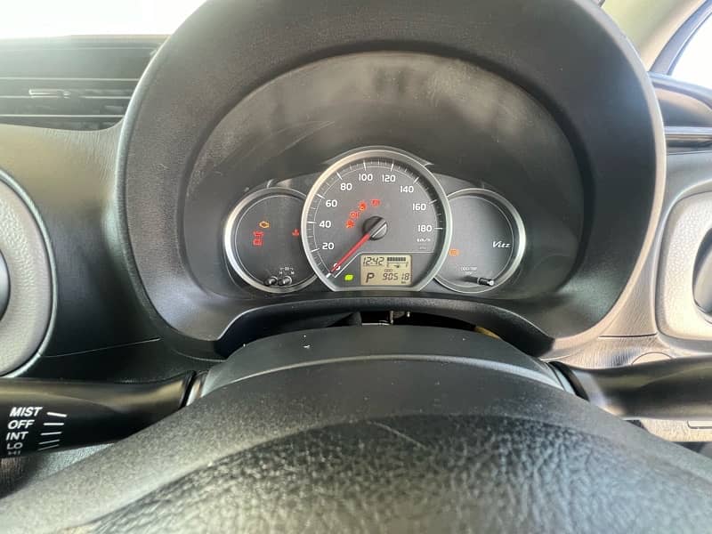 Toyota Vitz 2015 4