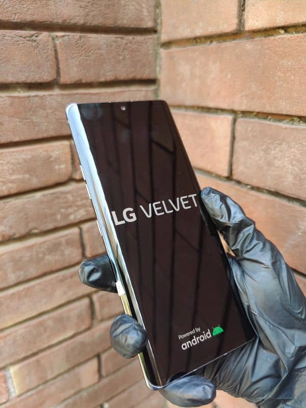 LG velvet. . . . . 6/128gb. . . . . . curved display. . . . . . . fresh piece 1