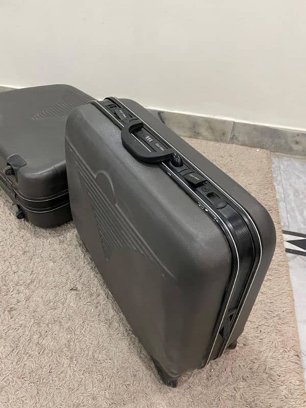 Suit case 2 Large and medium 1