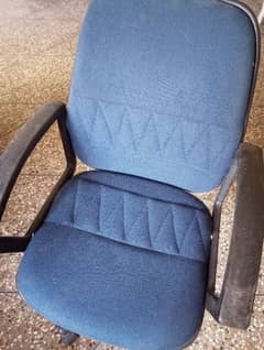 URGENT SALE. . 5 office chairs  ( 8000 each)