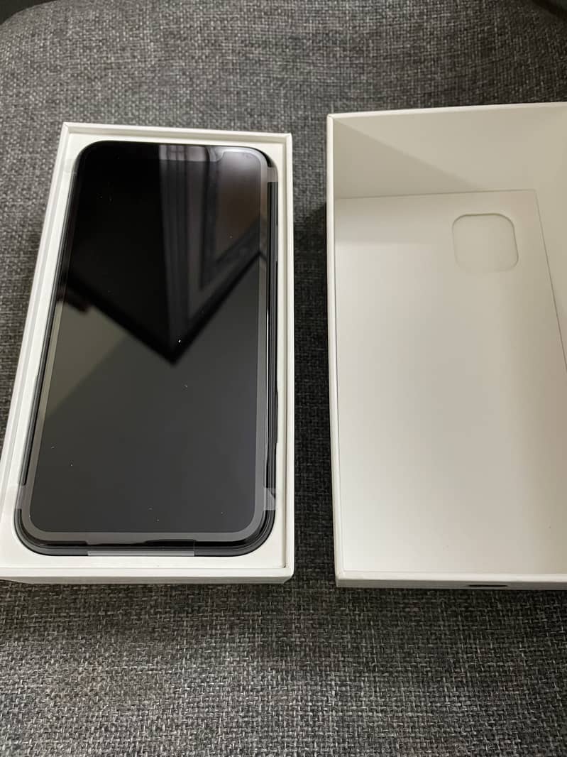 Apple iPhone 11 64gb new 100% battery health 2