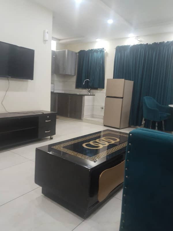 Luxury Furnished Flat Available on Daily Basis Rent 4