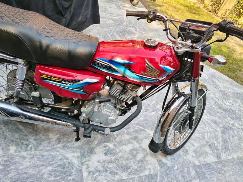 Honda 125 2024 4