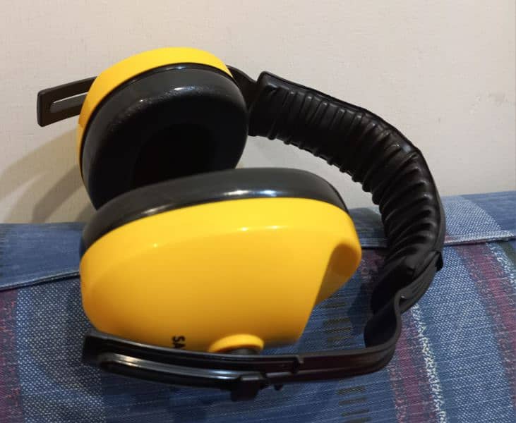 Ear muff Ear Protection Anti Noise Reduction 3