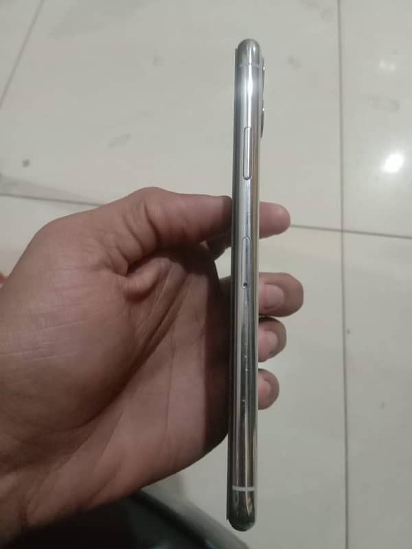 I Phone 11 Pro Max PTA approved official 6