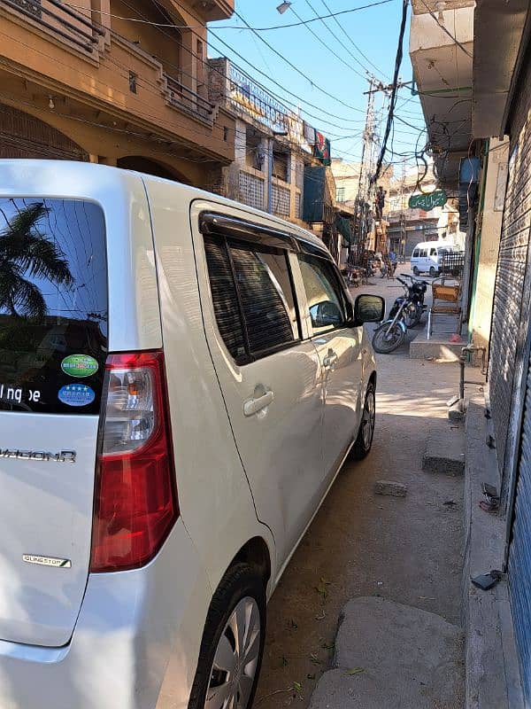 Suzuki Wagon R 2014 3