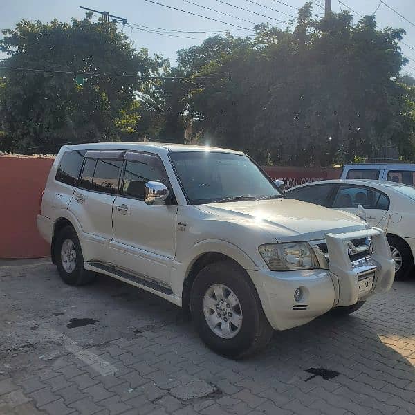 Mitsubishi Pajero 2004 3