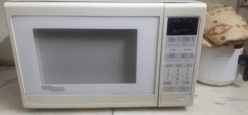 Super general microwave in mint condition 0