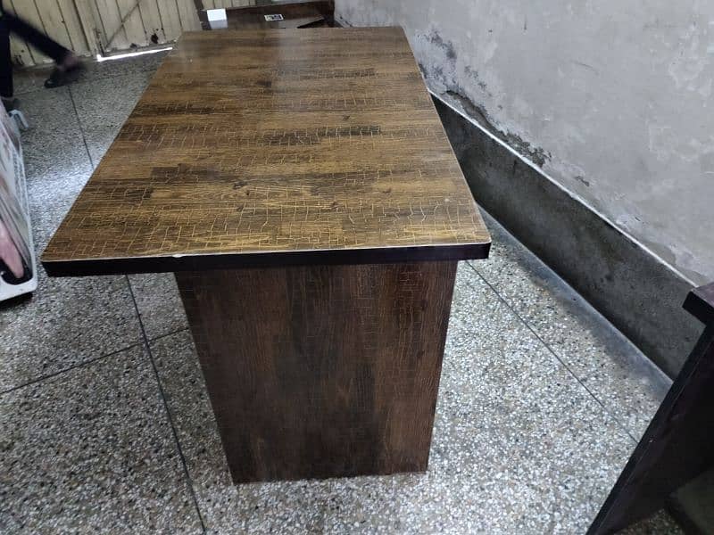 office Table for sale 0