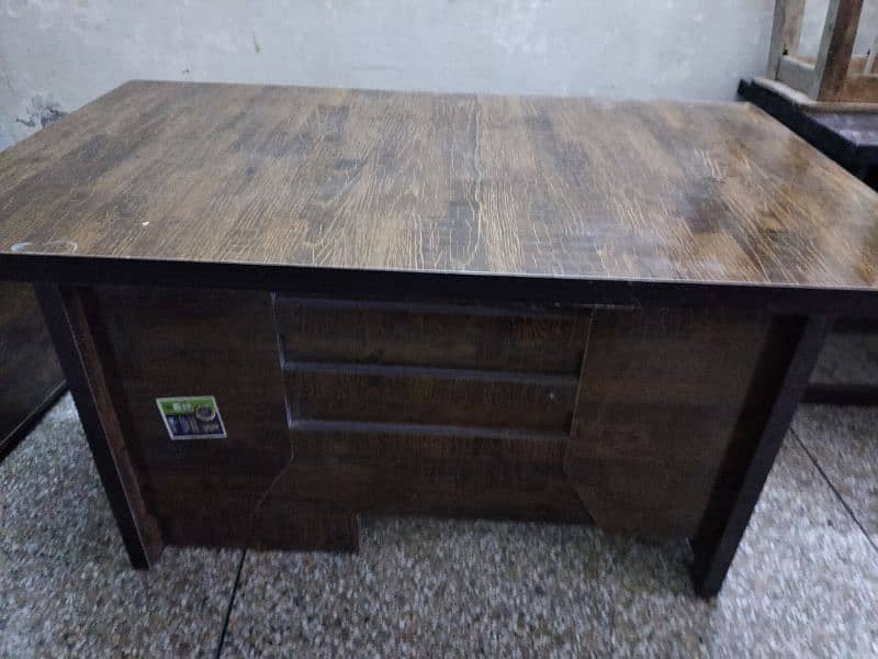 office Table for sale 3