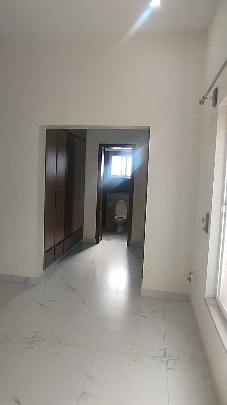 1 kanal like brand new upper portion for rent 25