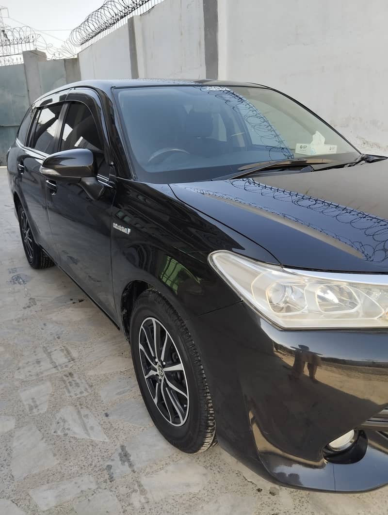 Toyota Corolla Fielder 2015 1